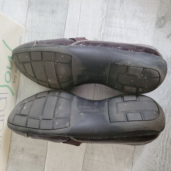 Natural Soul By Naturalizer Womens Brown Crocodile Pattern Slip-On Shoes Size 9W - Picture 5 of 6